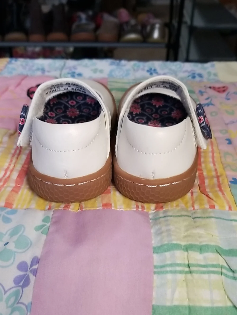 Livie & Luca White Mary Jane Shoes with Navy Floral Lining Size 5 Excellent